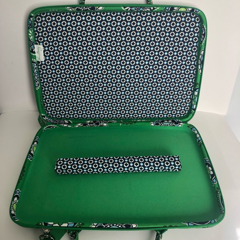 Vera Bradley Green Cupcake print laptop case - Picture 7 of 10